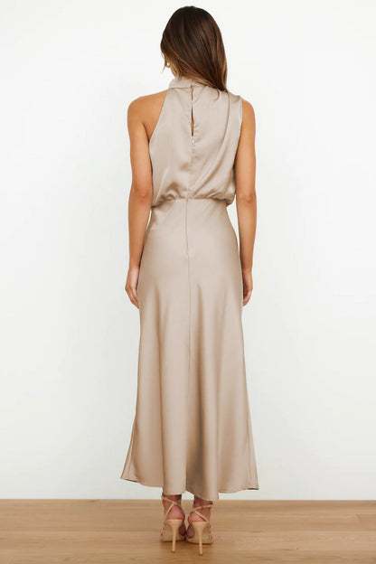 Helena™ | Langes Satin-Neckholder-Kleid