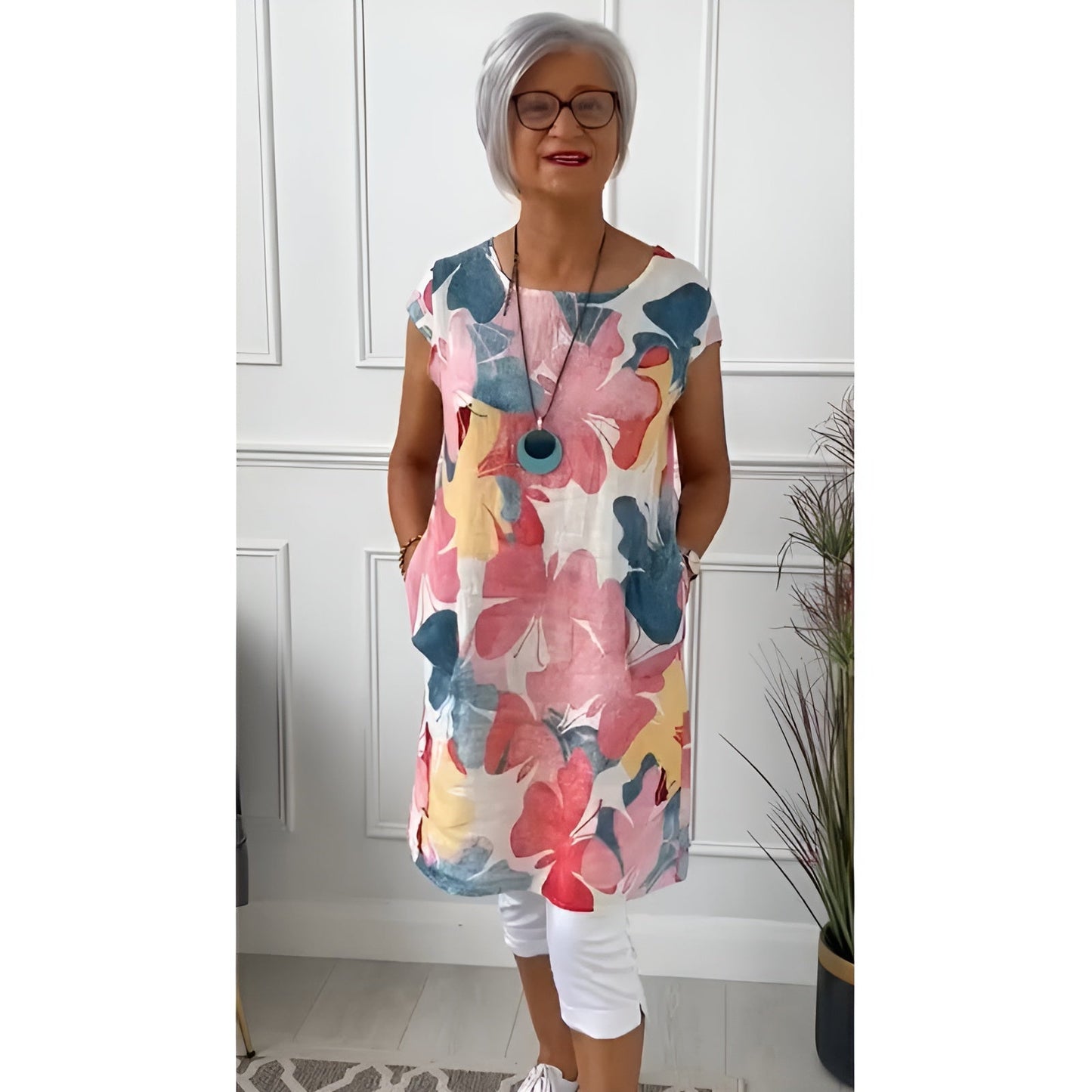 Mailin™ | Lockeres Tunika-Kleid mit floraler Note