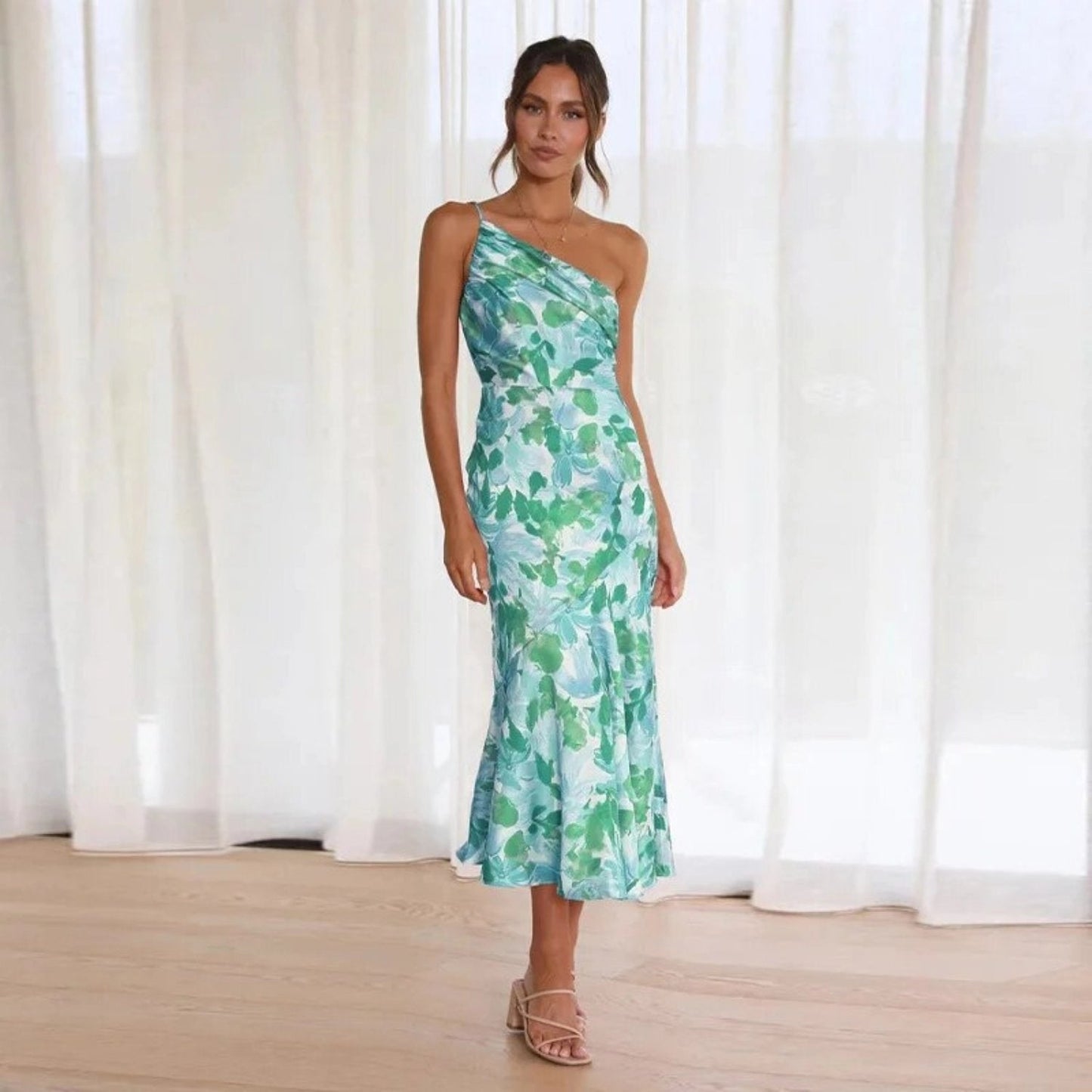 Viktoria™ | Asymmetrisches Maxikleid mit floralem Muster