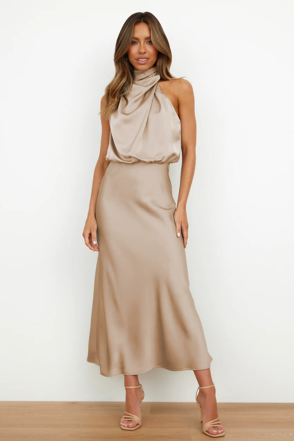 Helena™ | Langes Satin-Neckholder-Kleid