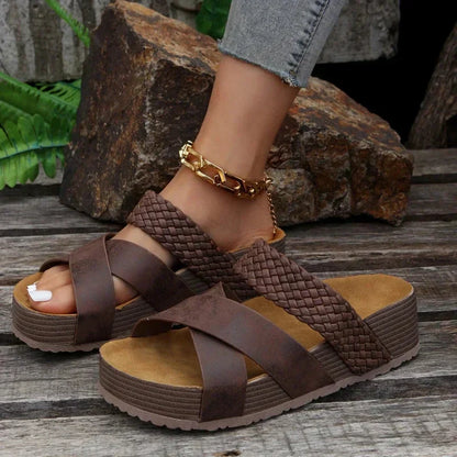 Naya™ | Geflochtene Sandalen mit Kreuzriemen