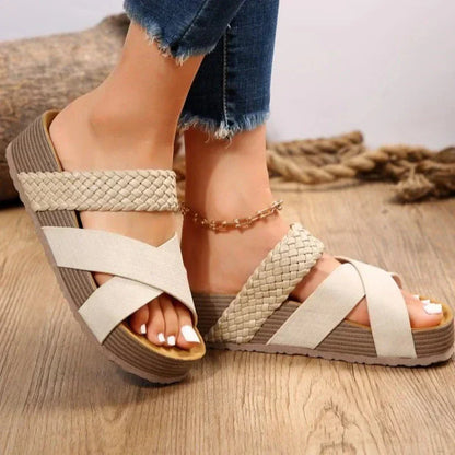 Naya™ | Geflochtene Sandalen mit Kreuzriemen